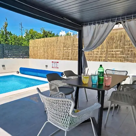 Kala By Interhome * Maslenica