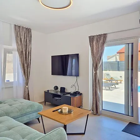 Kala By Interhome Maslenica