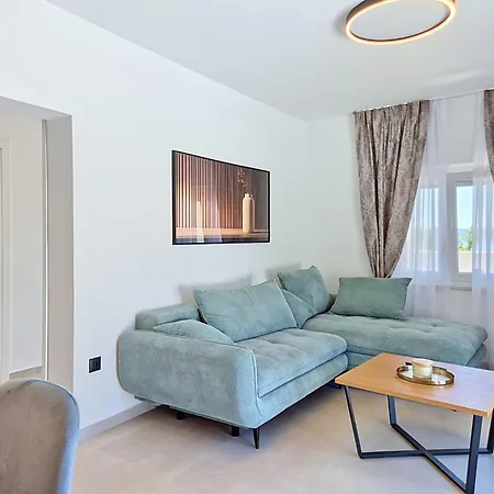 Kala By Interhome Maslenica